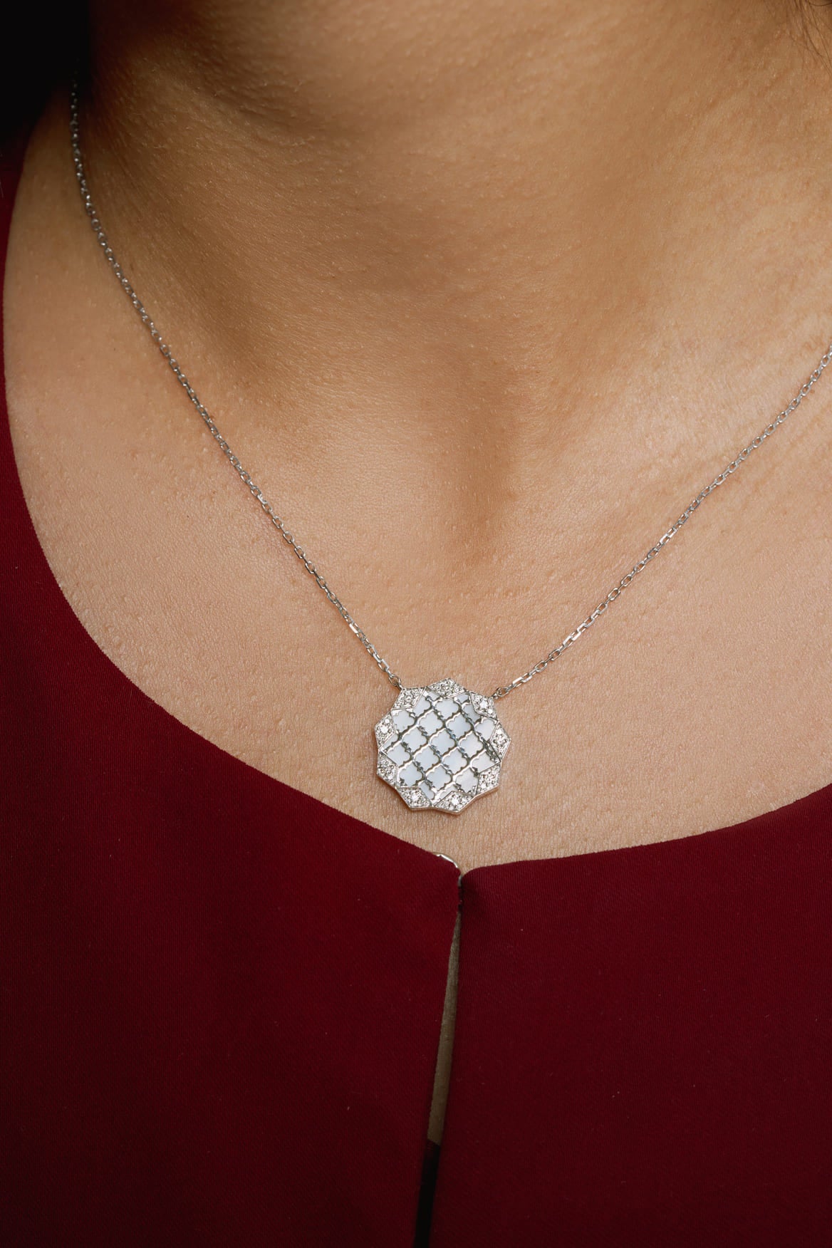 Eternity Mosaic Pendant – Mother of Pearl | White Gold