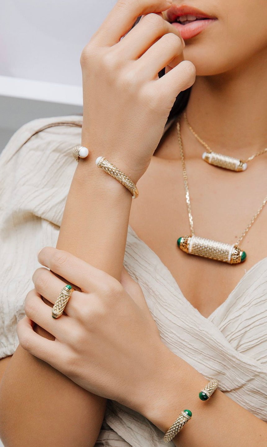Al Noor Harmony Bangle in Agate - Misk Dubai,Bangles, al-noor-harmony-bangle-in-agate, , Misk Dubai, Misk, Misk Jewellery, Misk Jewelry, Gold, Emirati Gold, Emirati Design, Jewelry Emirati, Saudi Jewelry, Gold Saudi Arabia, Dubai, Abu Dhabi, Saudi Arabia, KSA, UAE, United Arab Emirates, 18kt, مجوهرات , مجوهرات مسك, مجوهرات اماراتية , دهب , سعودية ذهب