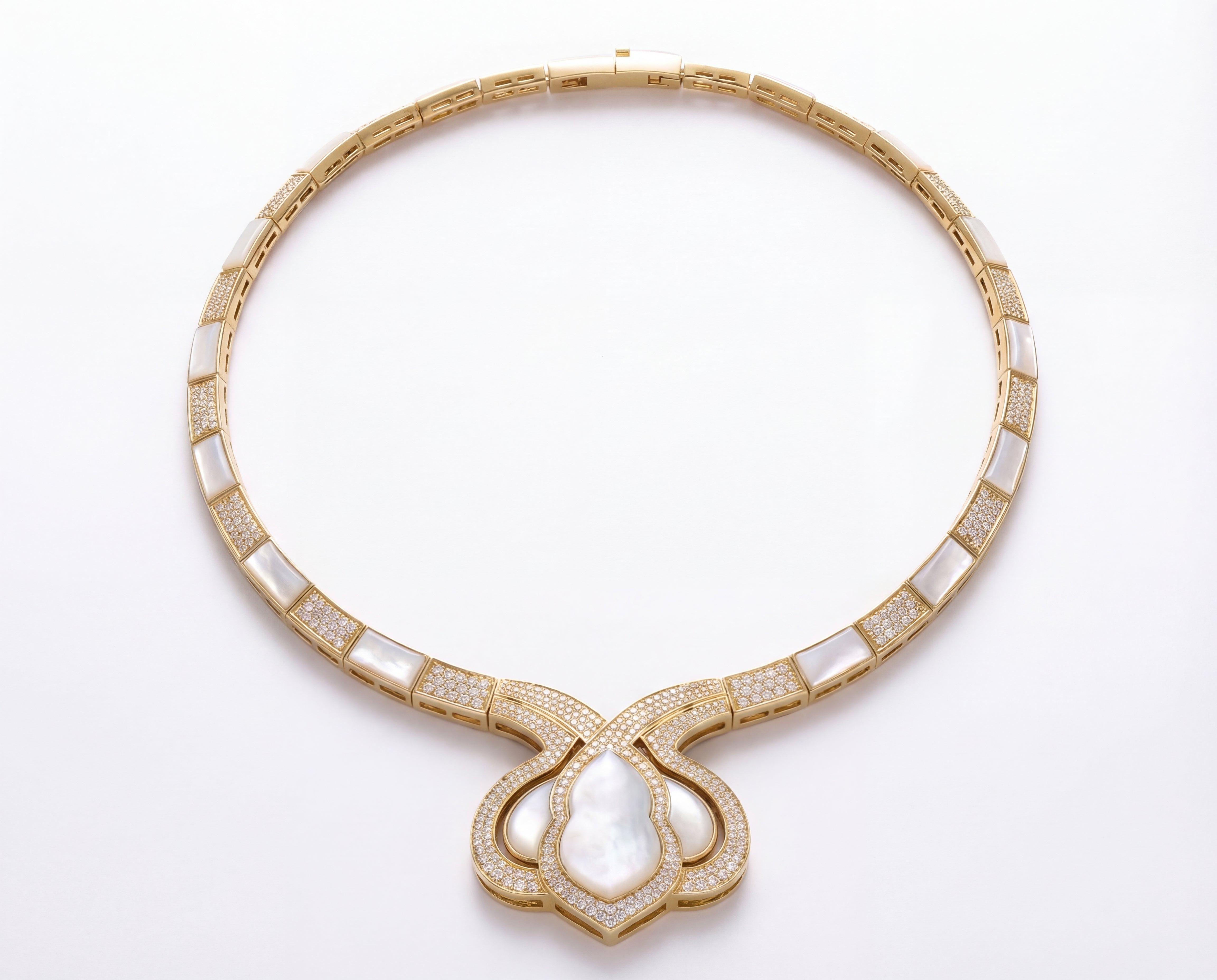 Al Fajr Necklace – Yellow Gold & Mother of Pearl