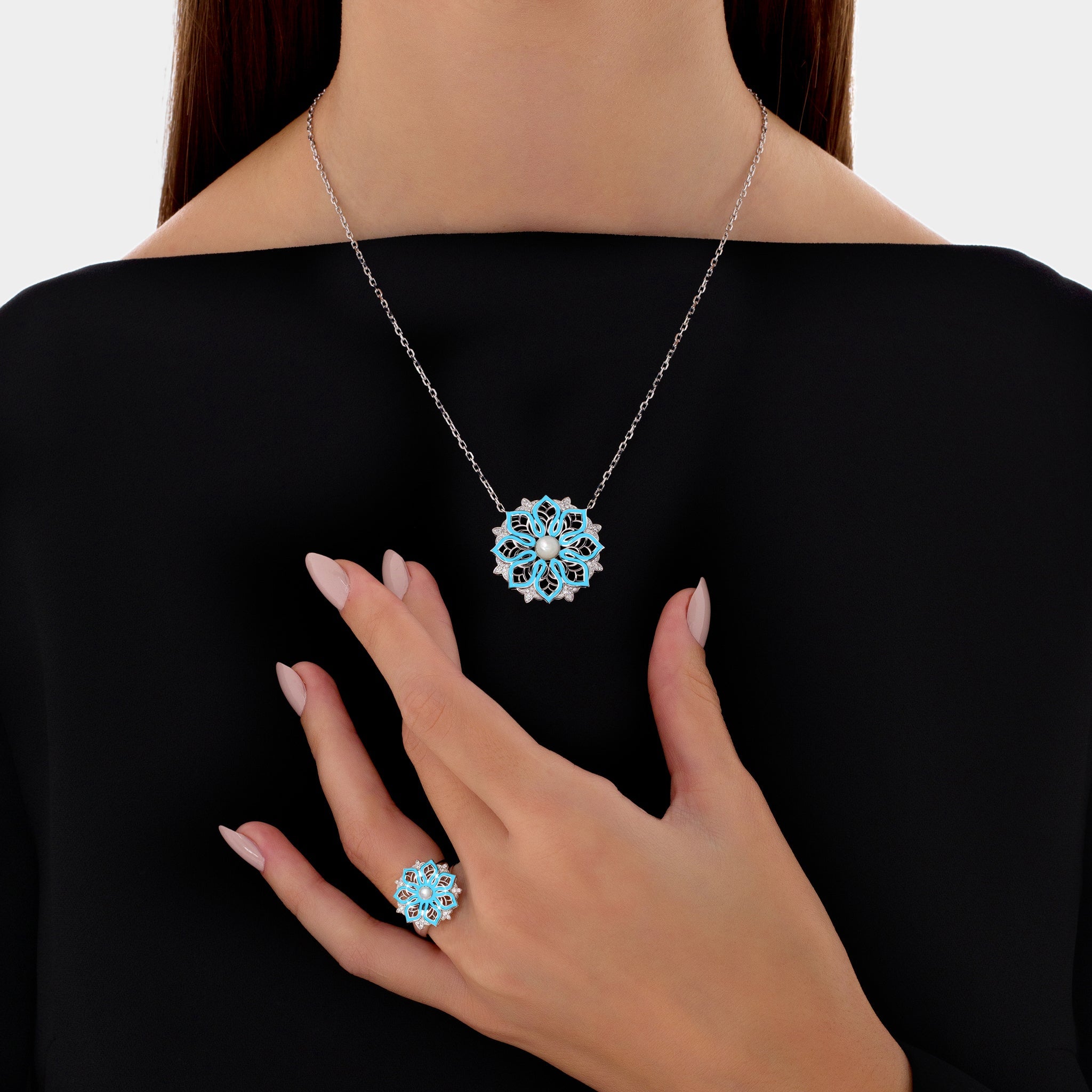 AURA Bloom Necklace Medium