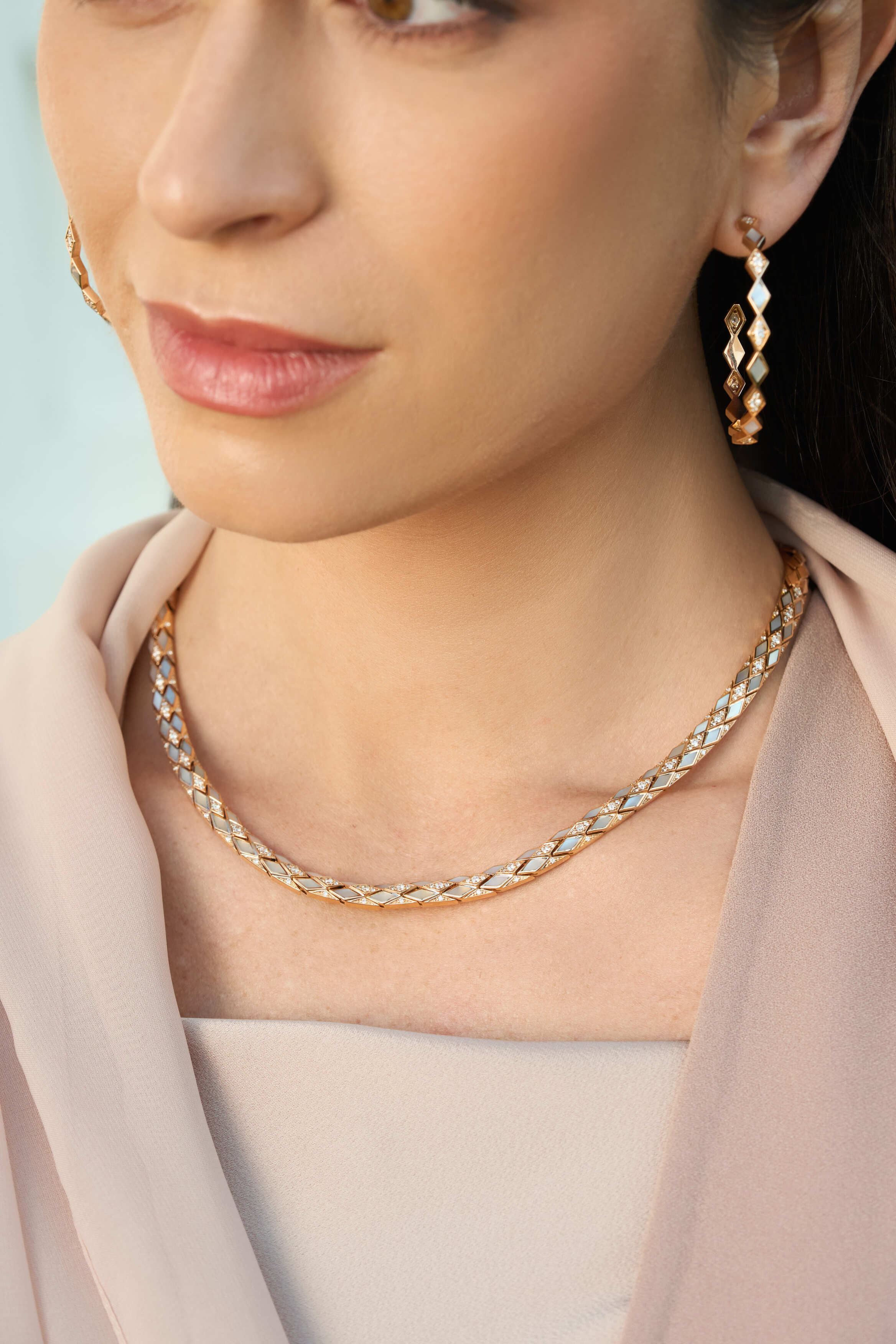 Eternity Diamond & Mother of Pearl Necklace- Yellow Gold