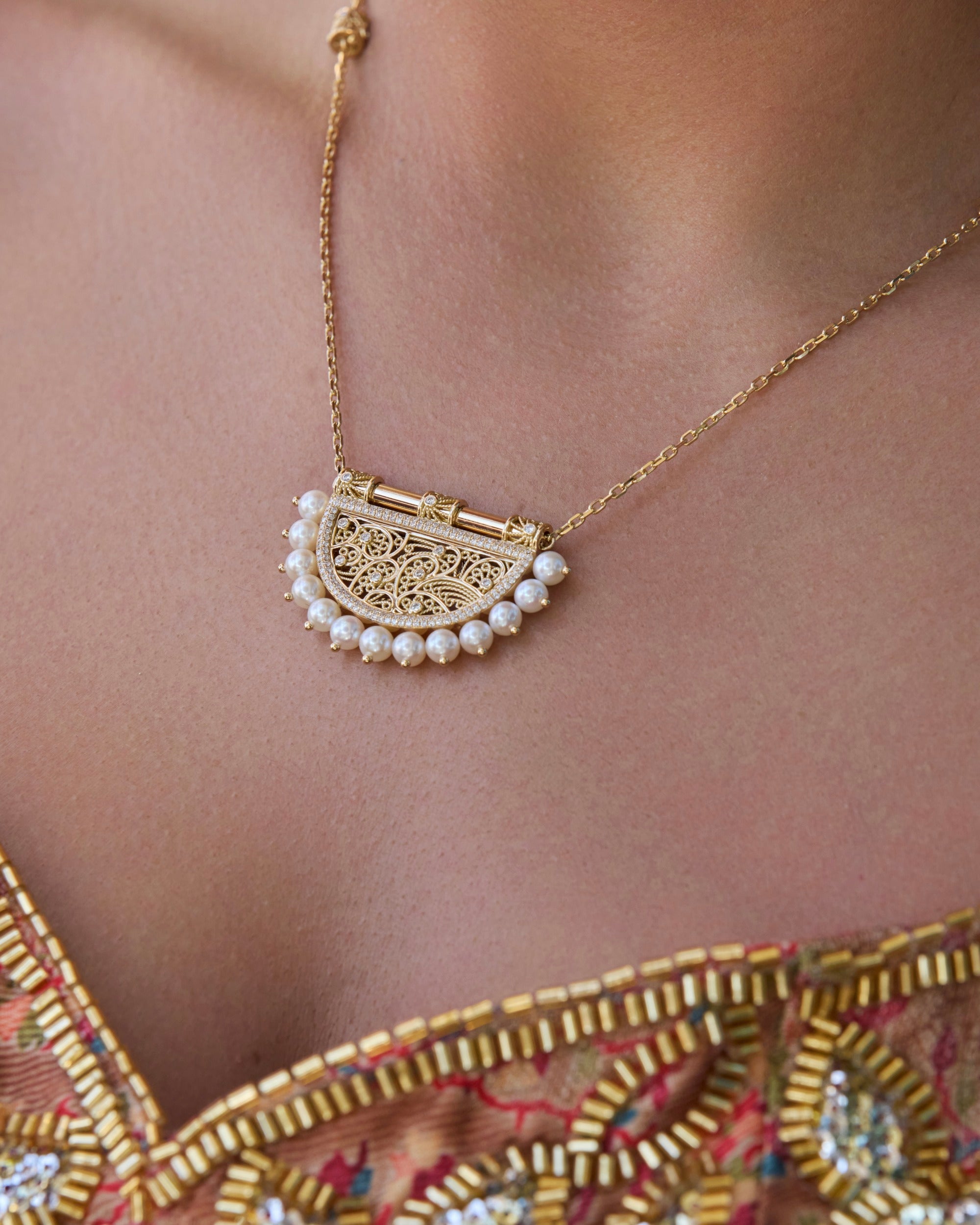 Heritage Al Mona Small Pendant