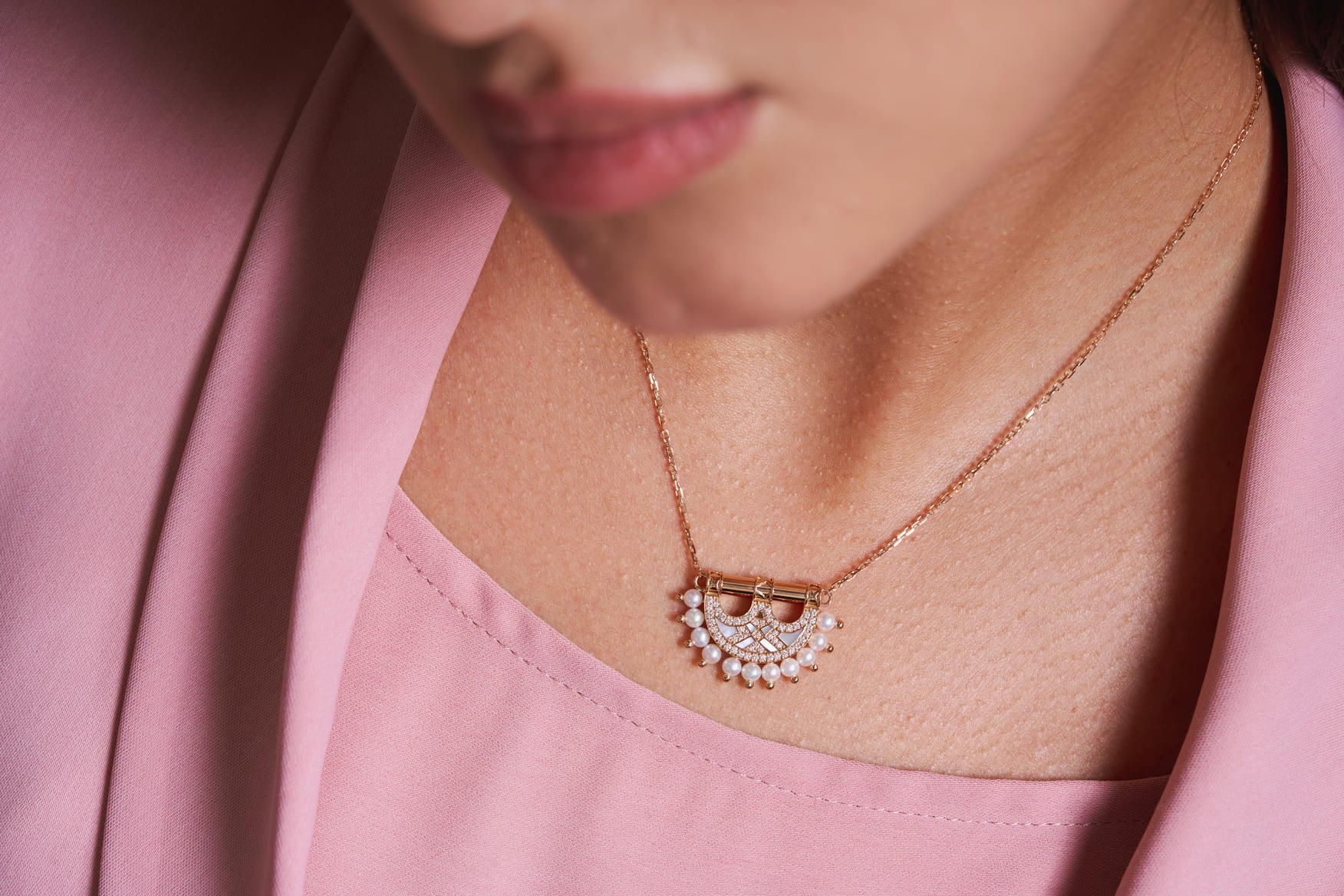 Heritage Mosaic Mini Pendant – Yellow Gold, Pearl