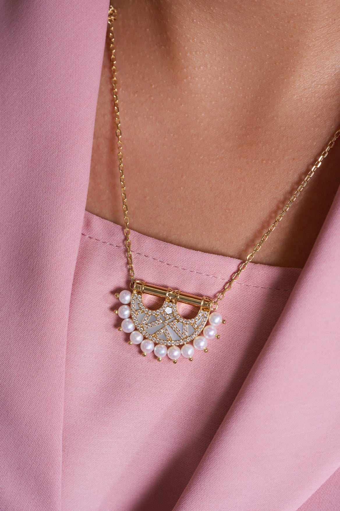 Heritage Mosaic Small Pendant – Yellow Gold, Pearl