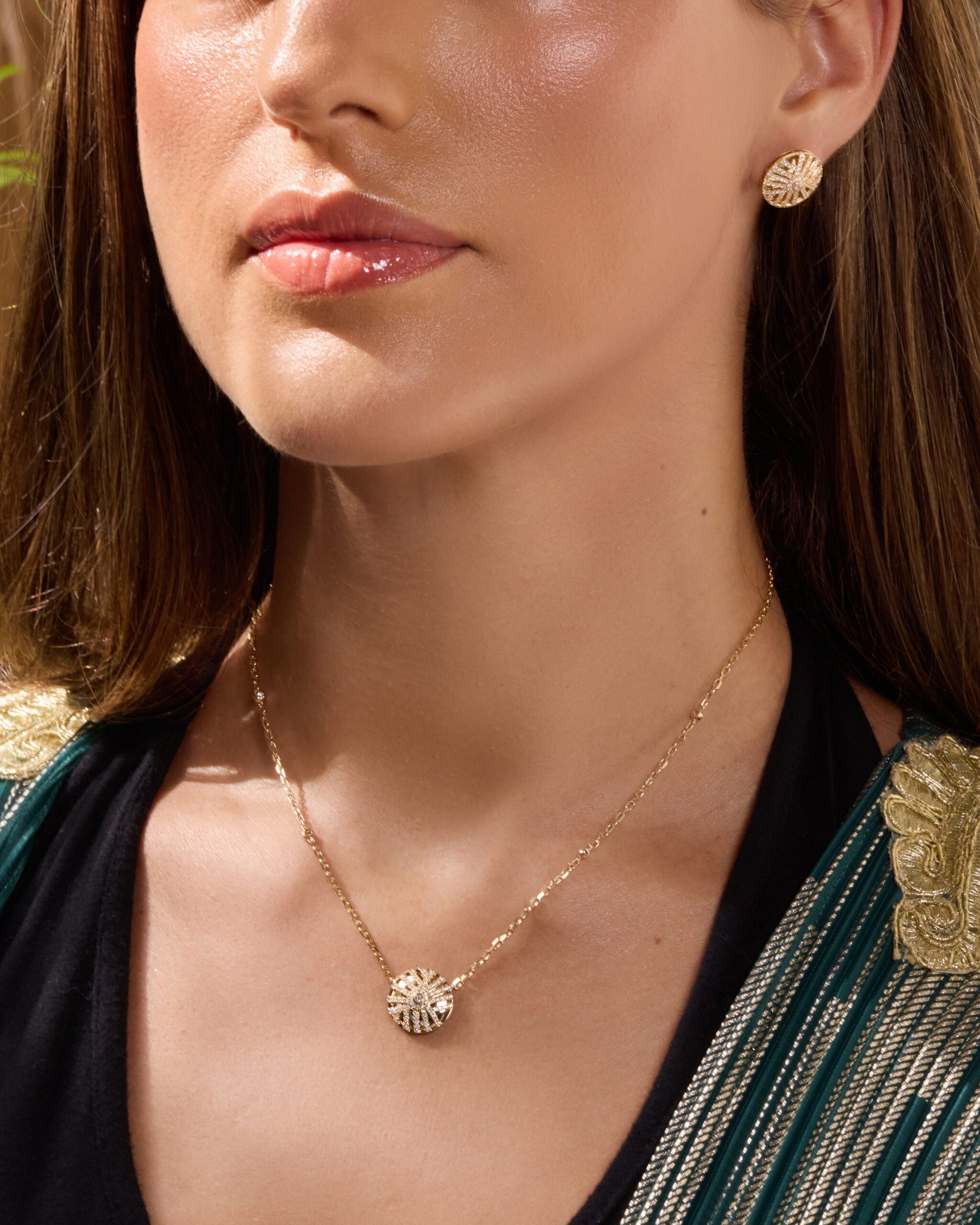 Palm Small Round Pendant