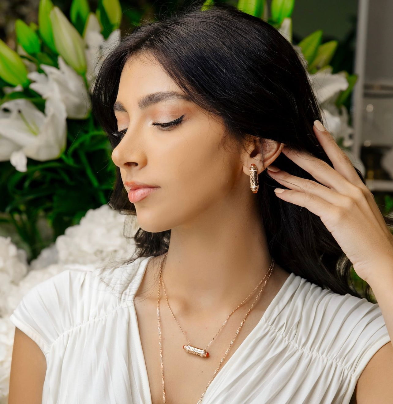 Al Noor Harmony Mini Pendant in Pearl - Misk Dubai,Necklaces, al-noor-harmony-mini-pendant-in-pearl, , Misk Dubai,  Misk, Misk Jewellery, Misk Jewelry, Gold, Emirati Gold, Emirati Design, Jewelry Emirati, Saudi Jewelry, Gold Saudi Arabia, Dubai, Abu Dhabi, Saudi Arabia, KSA, UAE, United Arab Emirates, 18kt, مجوهرات , مجوهرات مسك, مجوهرات اماراتية , دهب , سعودية ذهب