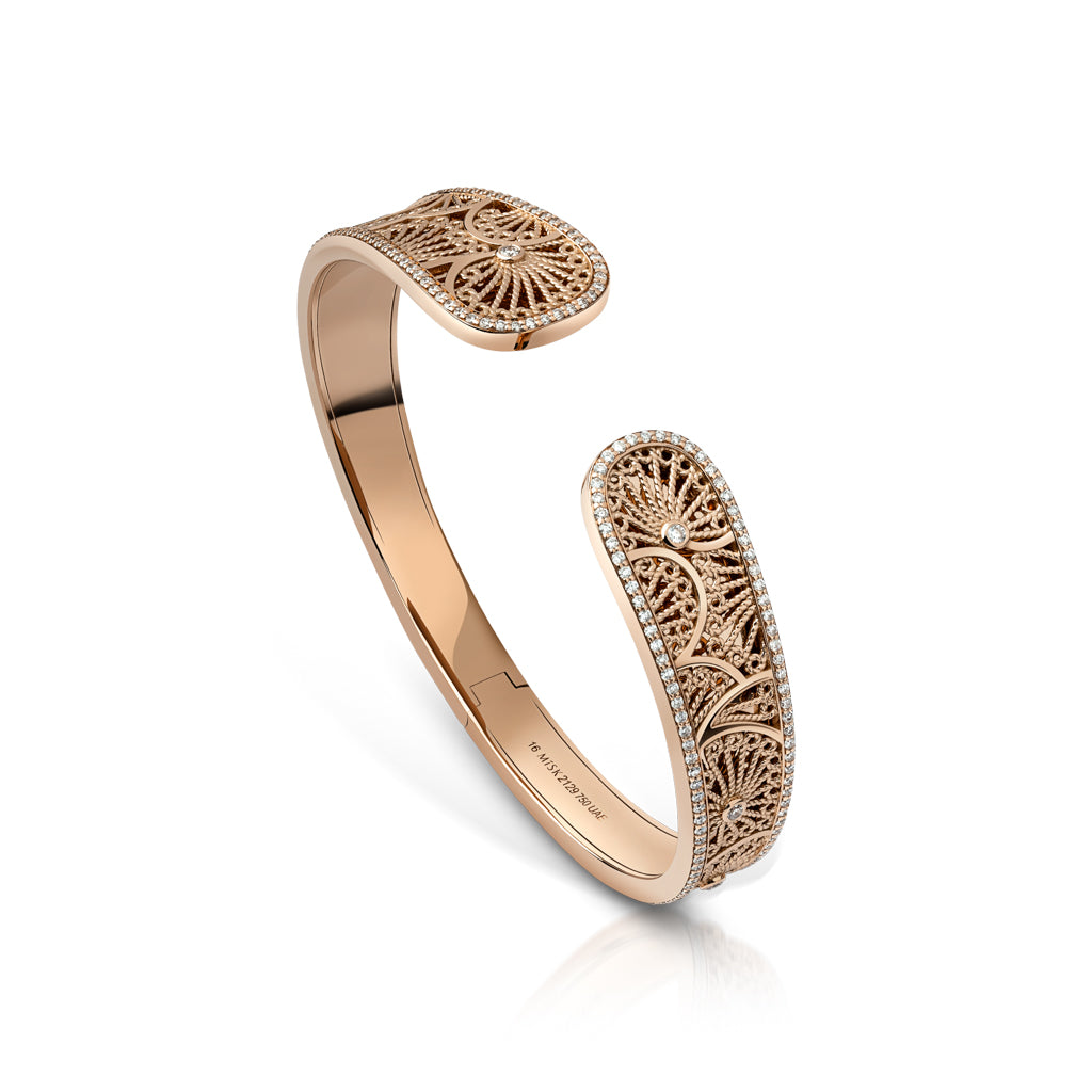 Al Mona Bangle