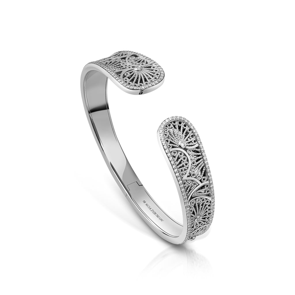 Al Mona Bangle