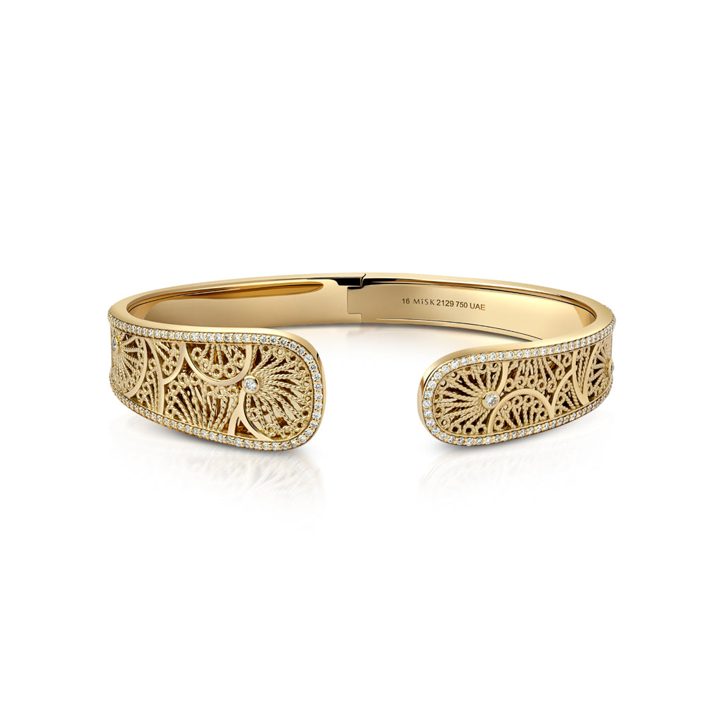 Al Mona Bangle