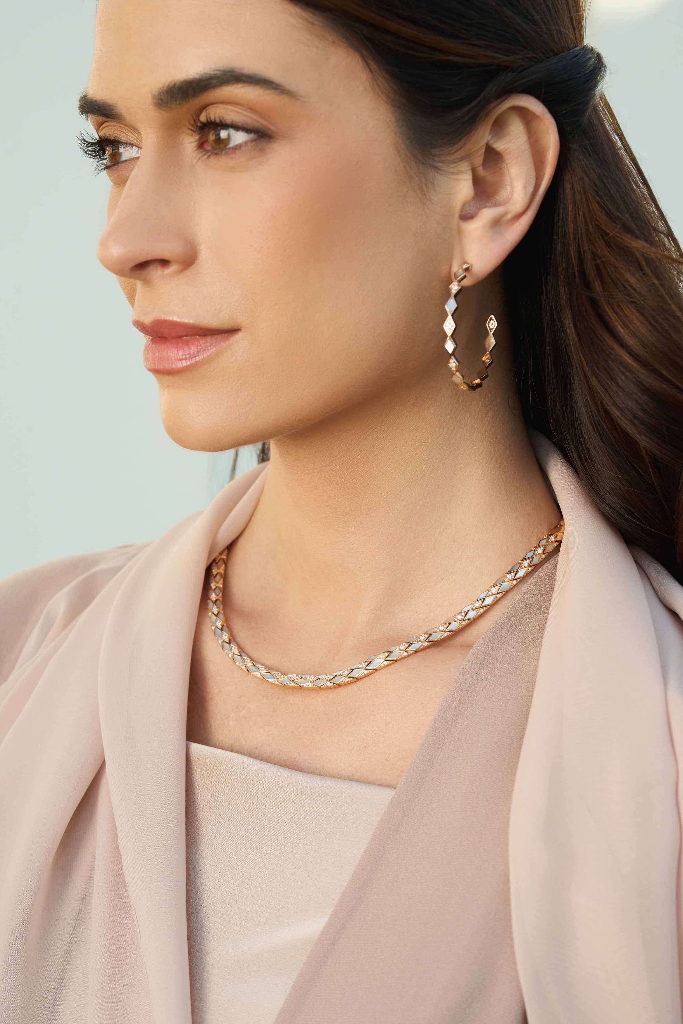 Eternity Diamond & Mother of Pearl Necklace- Yellow Gold