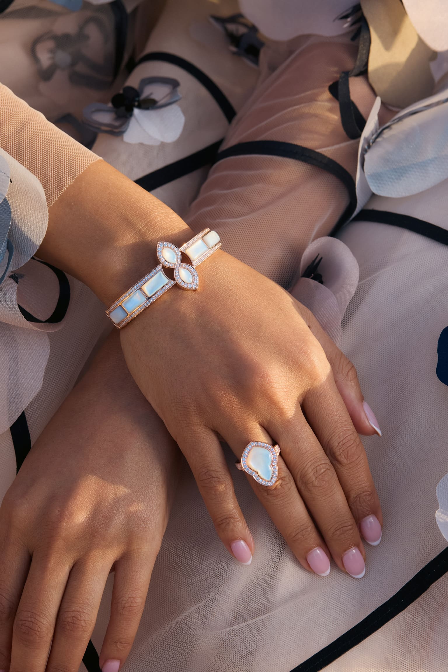 Al Fajr Pear Ring – Rose Gold & Mother of Pearl